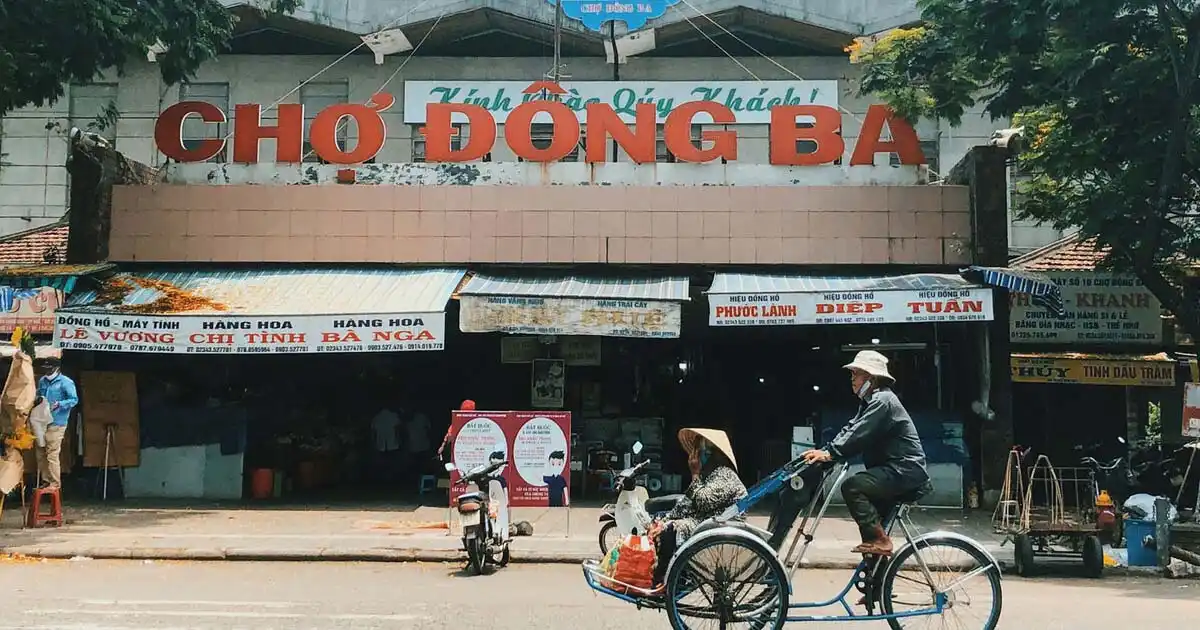 Dong Ba Market
