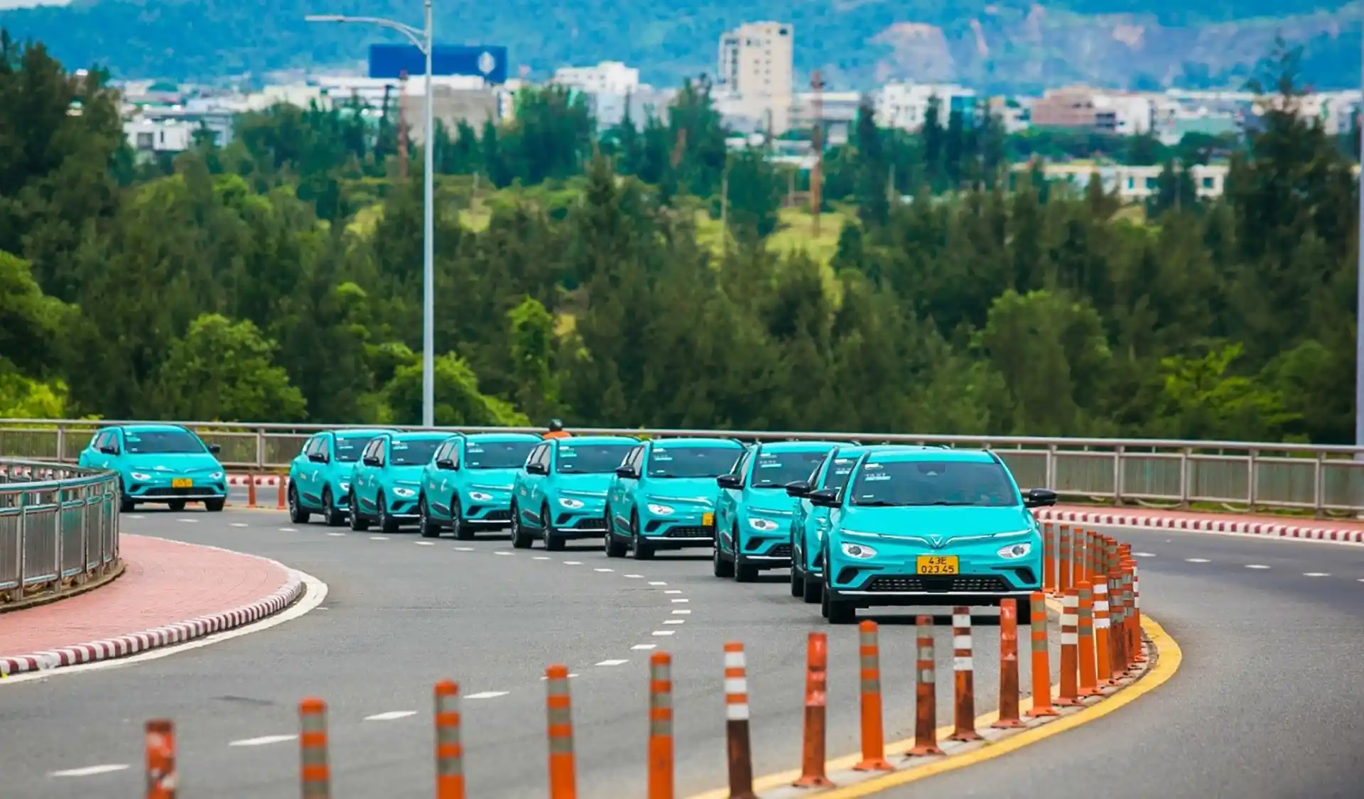 green taxi sm da danang • TOP DRIVER