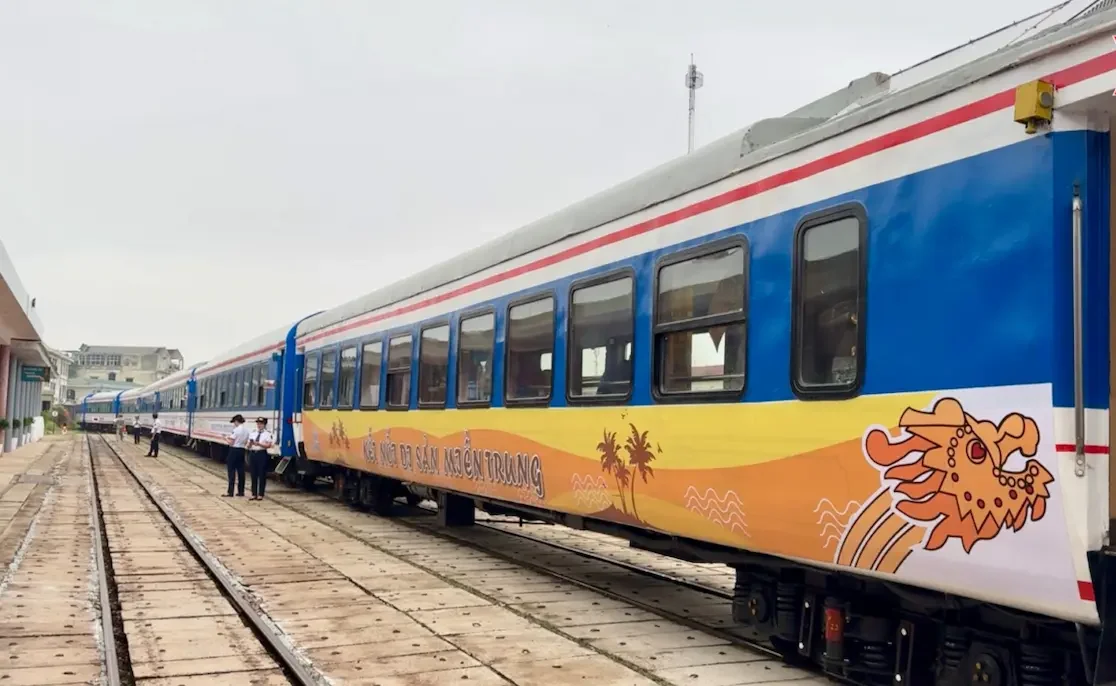 Train from Hue to Da Nang